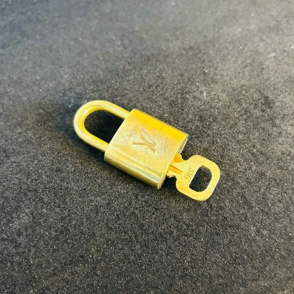 Authentic Gold Louis Vuitton Lock and Key - #316 - Picture 1 of 3